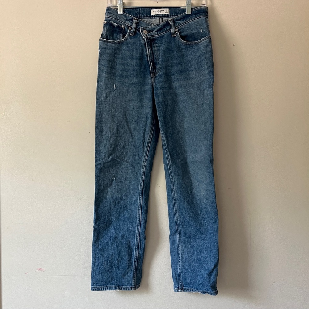 Abercrombie and Fitch 90’s straight